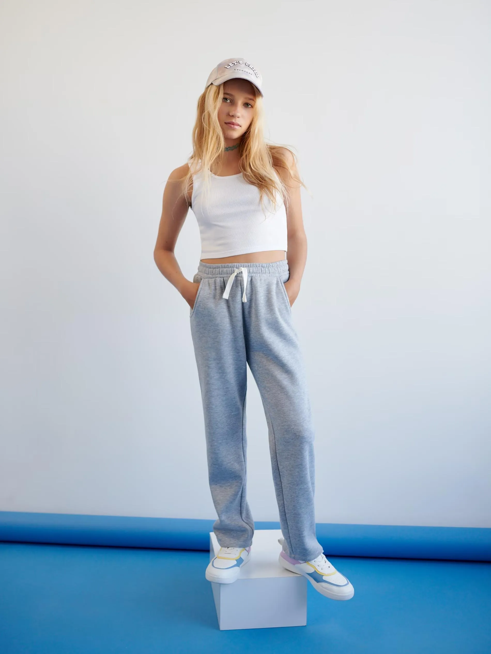 Pantaloni Sinsay Casual photo