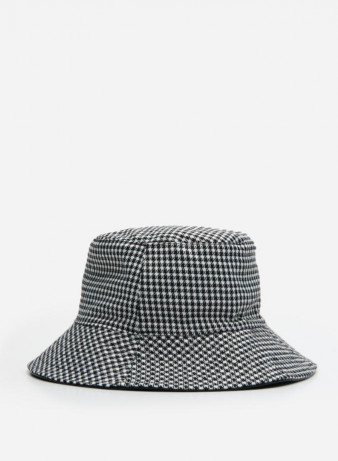 Accesorii cap House Casual photo 0